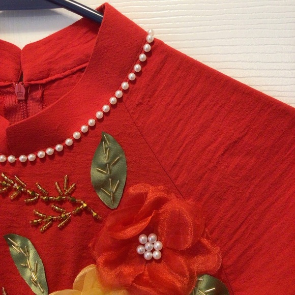 Womens Fashion Red Beaded Ethnic Half Sleeve Faux Flower Kurta Top Size Large - Picture 8 of 9